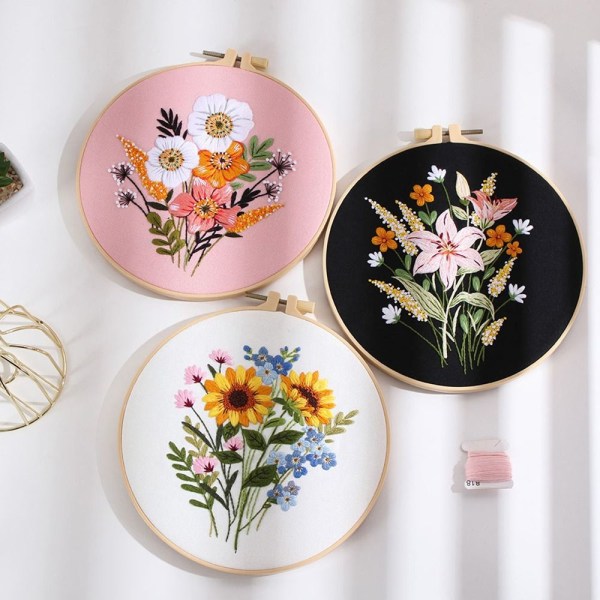 Övningssats för broderistygn Blombroderi B B B