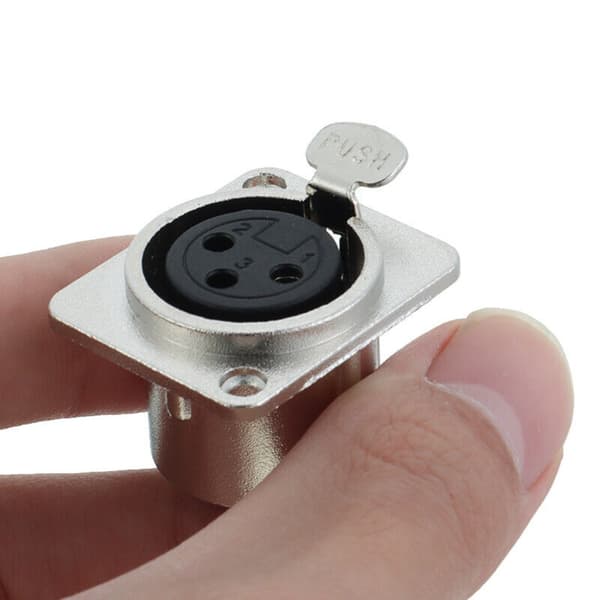4 kpl XLR-liitinsovittimen liitinpistoke