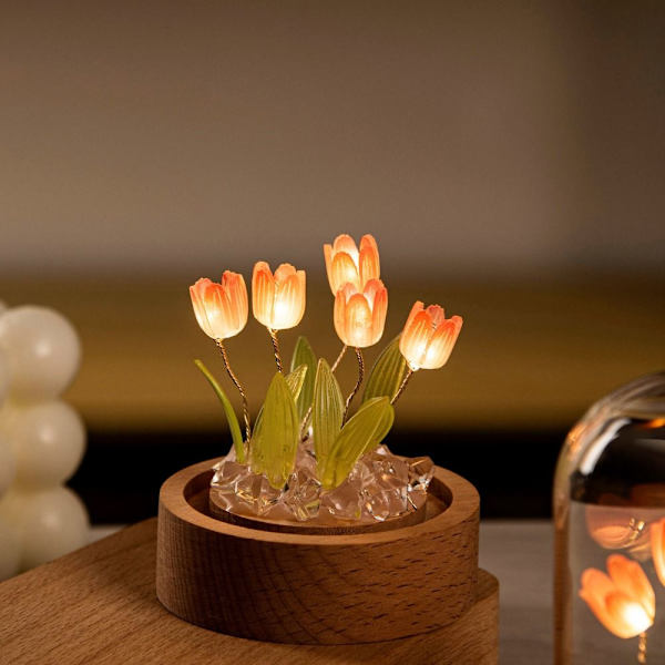 Tulip Natlampe Tulip Flower Bordlampe 5 BLOMSTER 5 BLOMSTER 5 Flowers