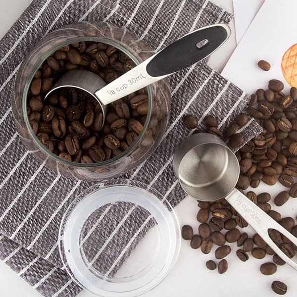 Mätning av kaffeskopa matskedar 2 2 2