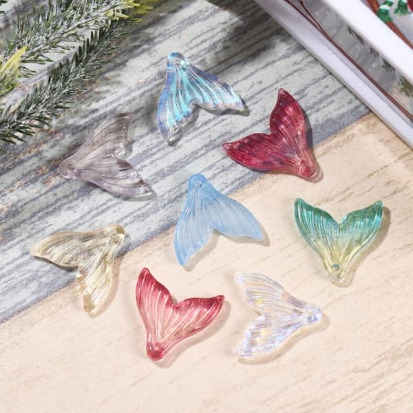 100 stk Fishtail Charms Random Charms Glas Charms