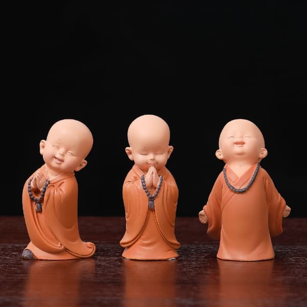 Skrivebordsminiaturer Ornamenter Små munkefigurer E E E