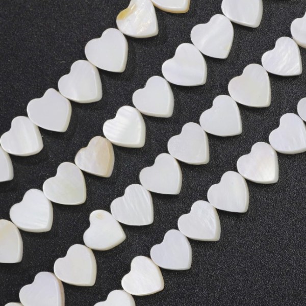 2 tråder ca 125 stk hjerteformede perler Naturlige skallperler