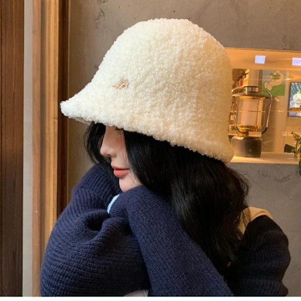 Bucket Hat Plyshat SORT black