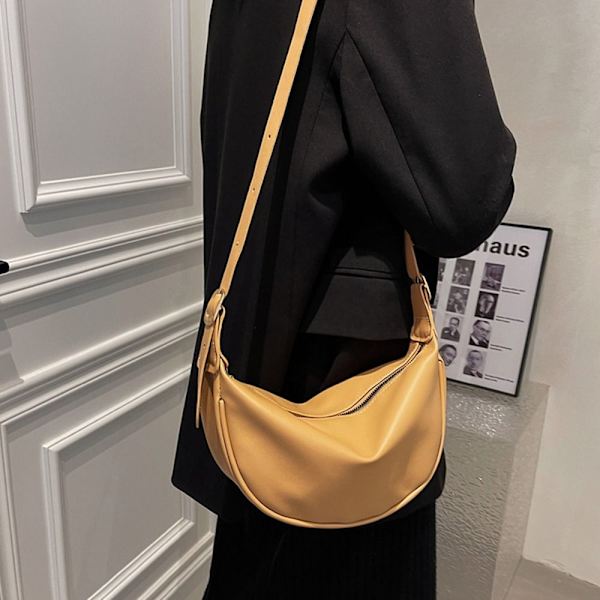 Hobos Chest Bag Crossbody Bag SVART black