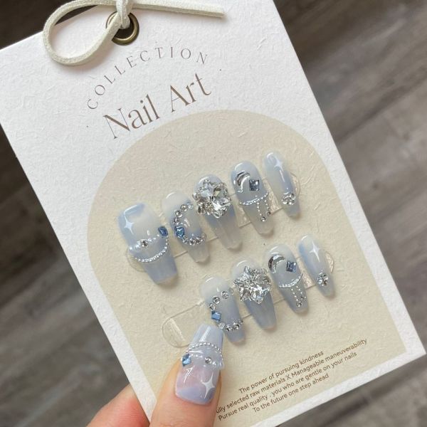 10 st/kartong Snow Diamond Handgjorda naglar Crystal Haze Blue False L