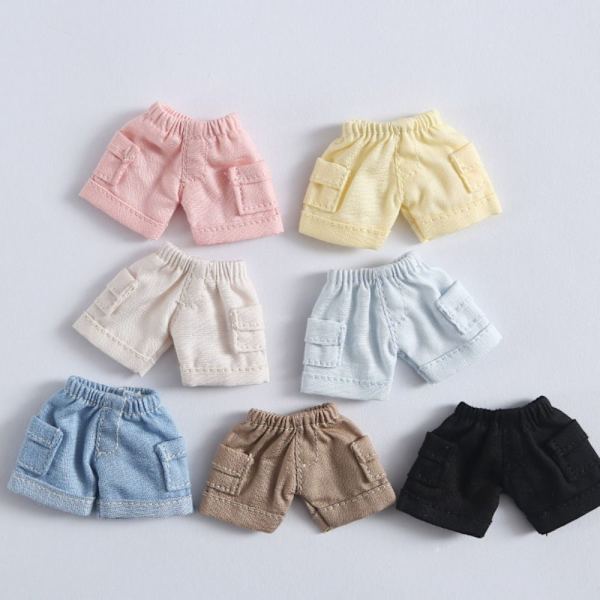 Nuket käyttävät shortseja Minifarkut Shortsit 3 3 3