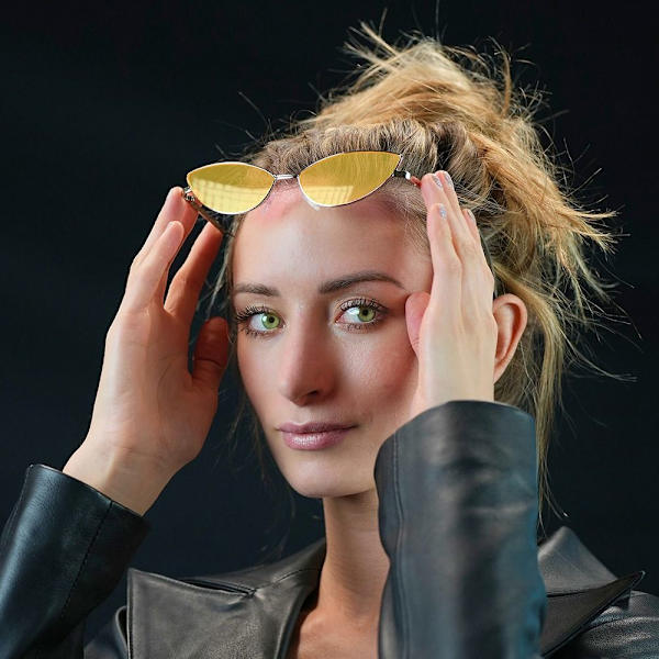 Cat Eye Metal Solglasögon Designer Solglasögon SILVER-PLAIN Silver-Plain Glasses