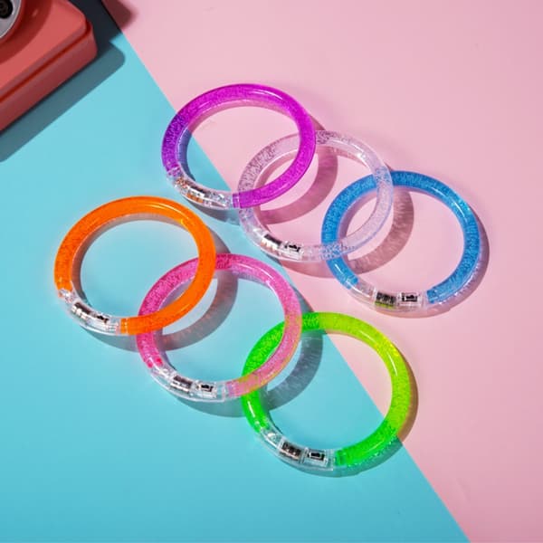 10 kpl LED-rannekoruja Glow Bangle VILLA purple