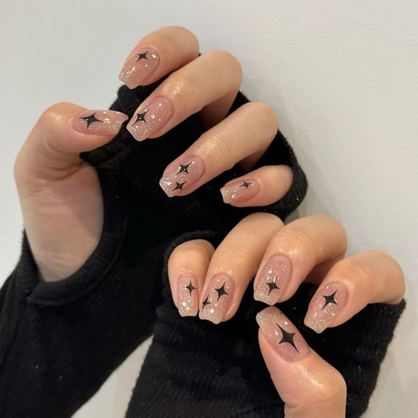 Tekokynnet Fake Nails -kynsikärjet