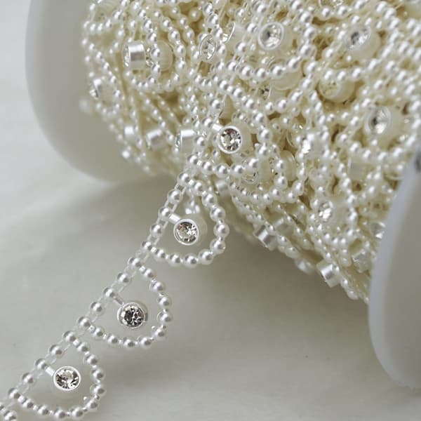 Kædebesætning Rhinestone Ivory