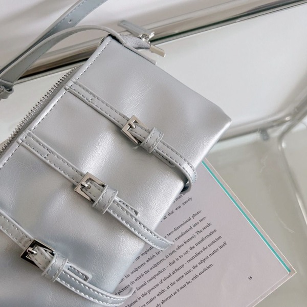 Crossbody Laukut Olkalaukku SILVER silver