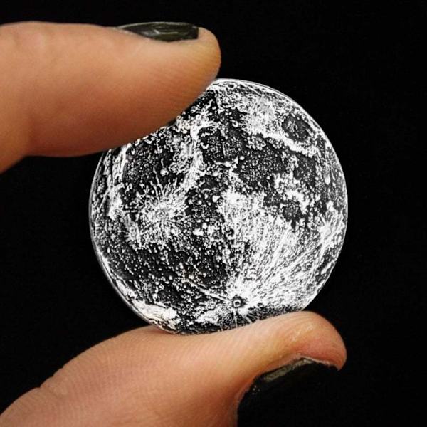 Moon Surface Coin Pendant Halsband Långt halsband 1 1 1