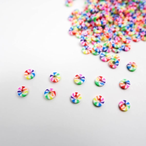 2000 kpl Heishi Beads polymeerisavi sateenkaarihelmet litteät pyöreät