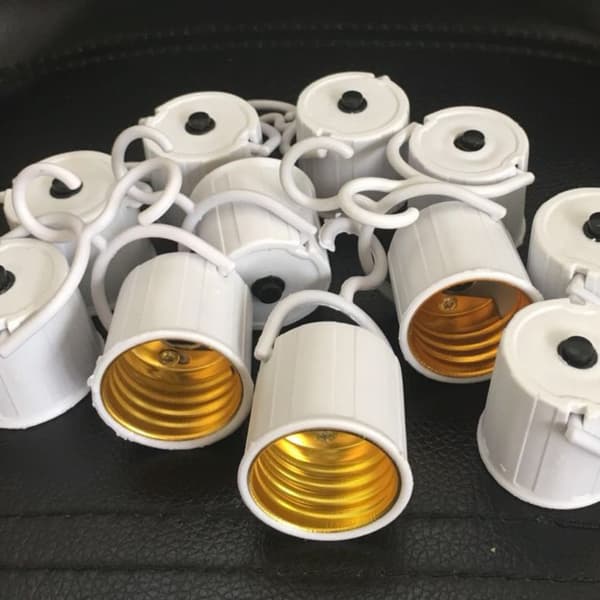 10 kpl E27 Ruuvattava Light Socket -kannettava lampun pidike koukulla