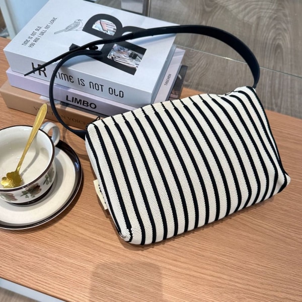 Kudottu laukku Crossbody Laukku MUSTA black