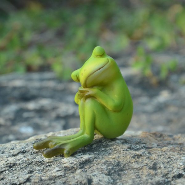 Statue af frøfigur A A