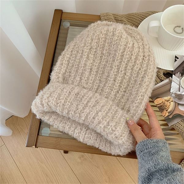 Knitted Hat Beanie Hatut MUSTA black