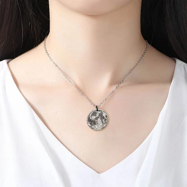 Moon Surface Coin Pendant Halsband Långt halsband 2 2 2