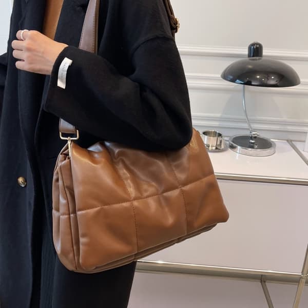 Crossbody Väskor Dam Axelväska KAFFE coffee