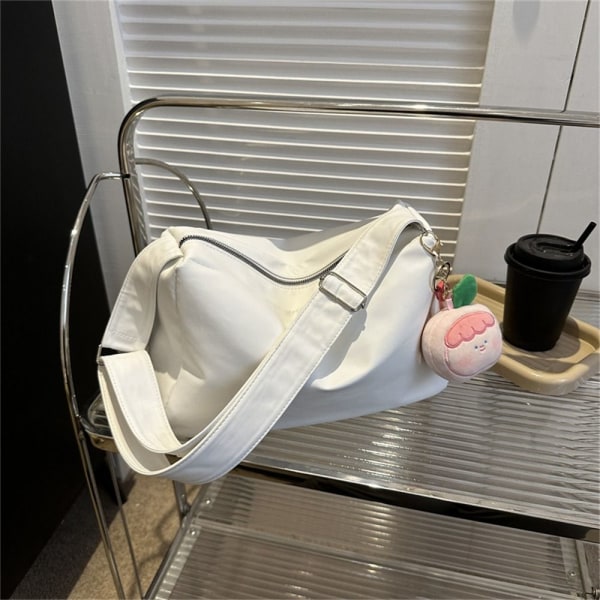 Olkalaukut Käsilaukut VALKOINEN white