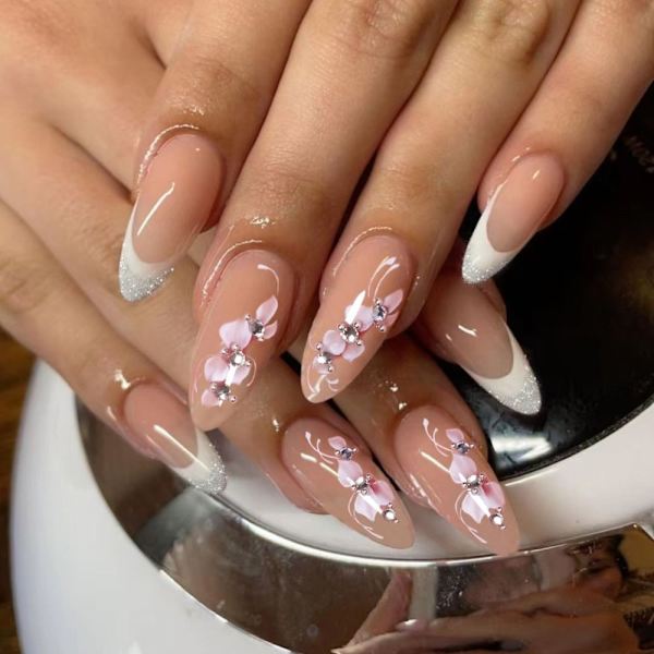 Almond Fake Nails Tekokynnet 6 6 6