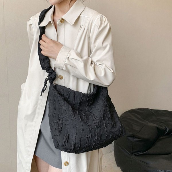 Plisserte Bubbles Vesker Cloud Skuldervesker SVART black