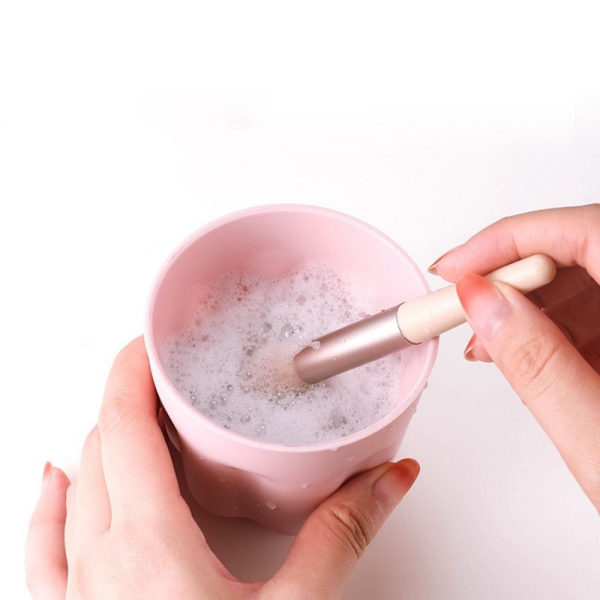 Meikkisiveltimen puhdistusaine Kosmeettinen kynä säilytys PURPLE purple