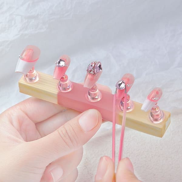 Logg Nail Stand Nail Art Practice Base HVIT white