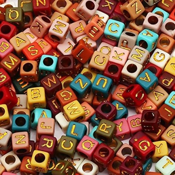 1000 stk Kubebokstavperler Fargede alfabetperler