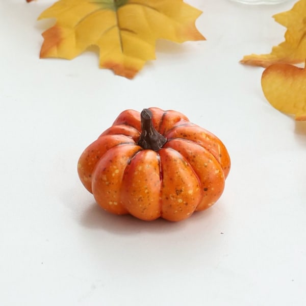 6 kpl Halloweenin keinotekoisen kurpitsan simulaatiorekvisiitta 8 8 8