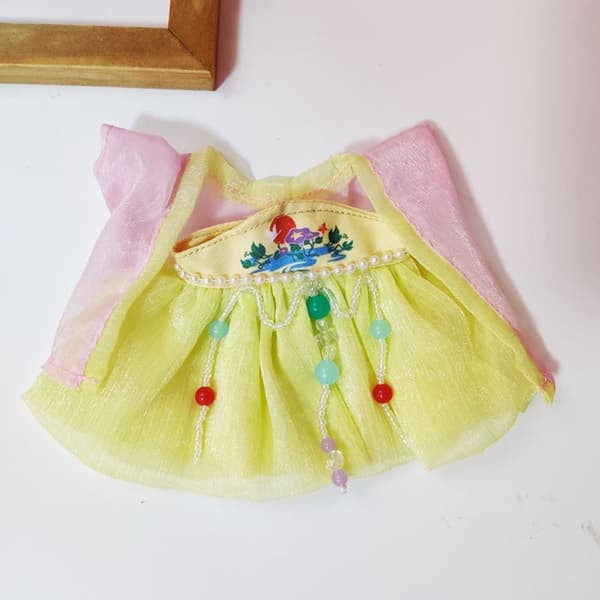 20 cm dukkeklær Gamle broderikjoler 2 2 2