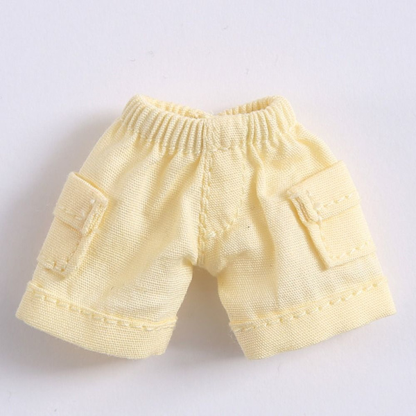Nuket käyttävät shortseja Minifarkut Shortsit 2 2 2