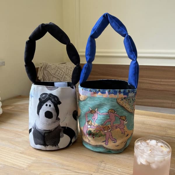 Bucket Bag Cylinder Poser 2 2 2