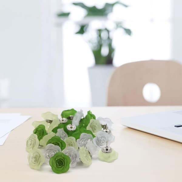 30 st Thumb Tacks Elegant Flower Design Plast