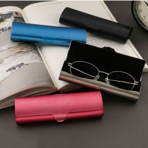 Case Case PUNAINEN red