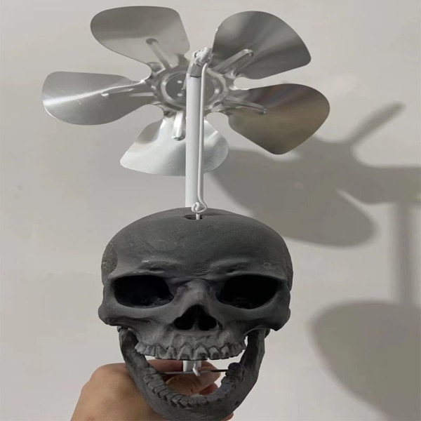 Skull Wind Spinner Wind Spinner SORT black