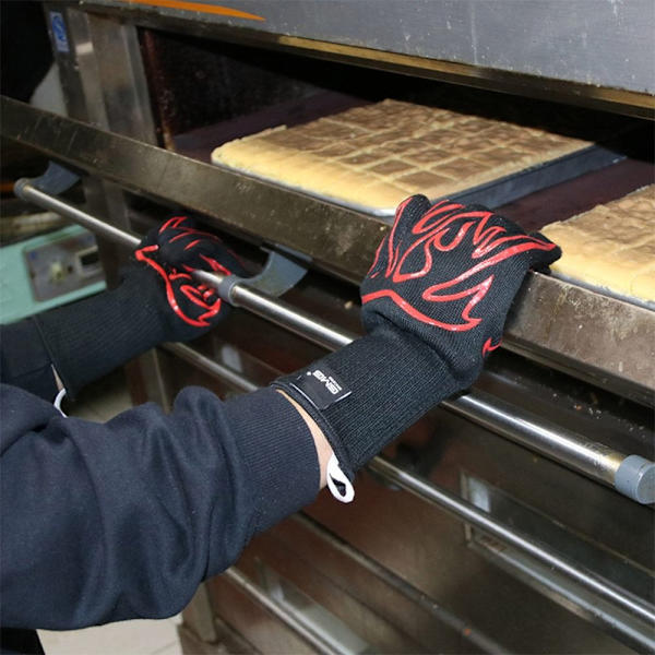 BBQ Gloves Lämpöeristyskäsine MUSTA black