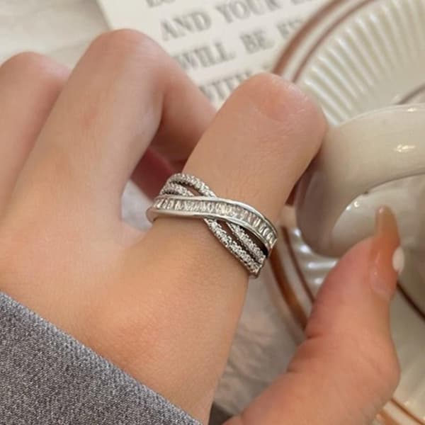 Moeva Ring Noava Twistyionic Detoxing Ring GULL Gold