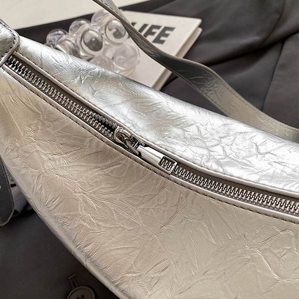 Moon Crossbody Bag Skuldervesker SØLV 1 1 silver 1-1