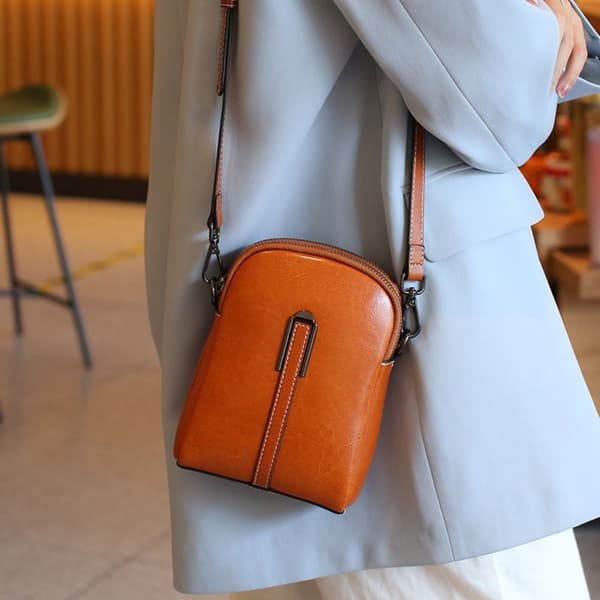 Crossbody axelväskor Dragkedja Väskor BRUN Brown