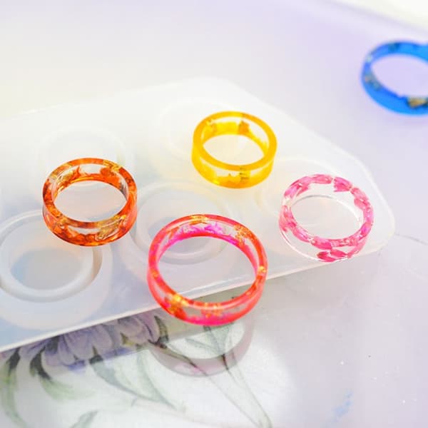 Molds Mould _