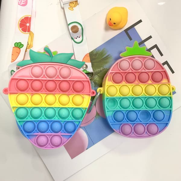 Axelväska Fidget Toy Rainbow Pineapple