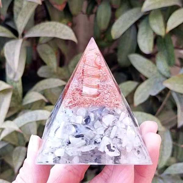 Crystal Column Pyramid Energy Orgone Stone 6cm 6cm