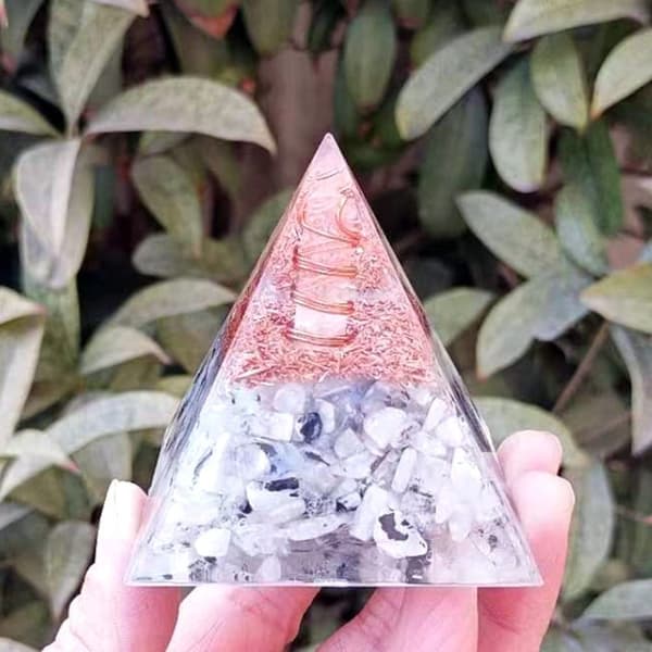 Kristallpelare Pyramid Energi Orgone Sten 5CM 5cm