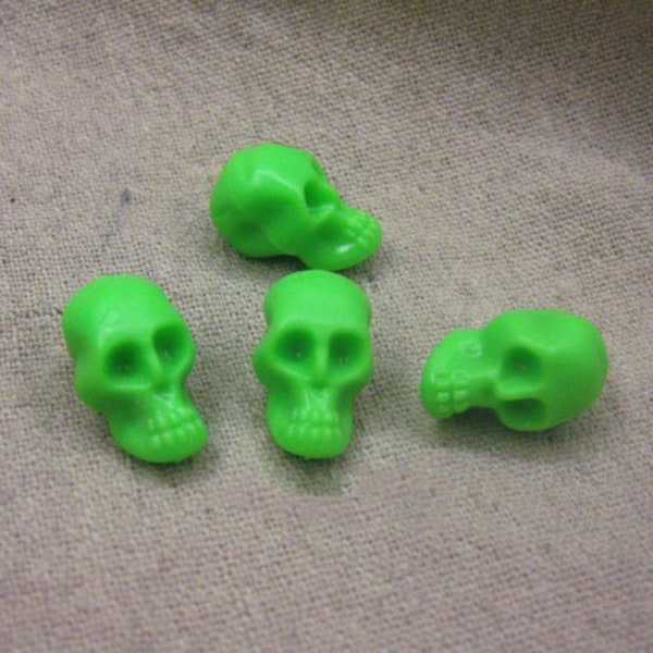 50 KPL Halloween Mini Skull Skeleton Heads VIHREÄ 2CM 2CM green 2cm-2cm