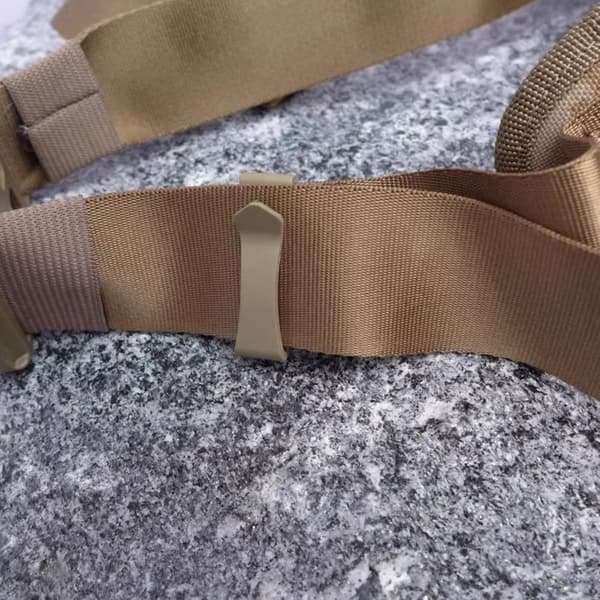 4 stk Molle Webbing Spænde Bælteende Clip SORT 20MM Black 20mm