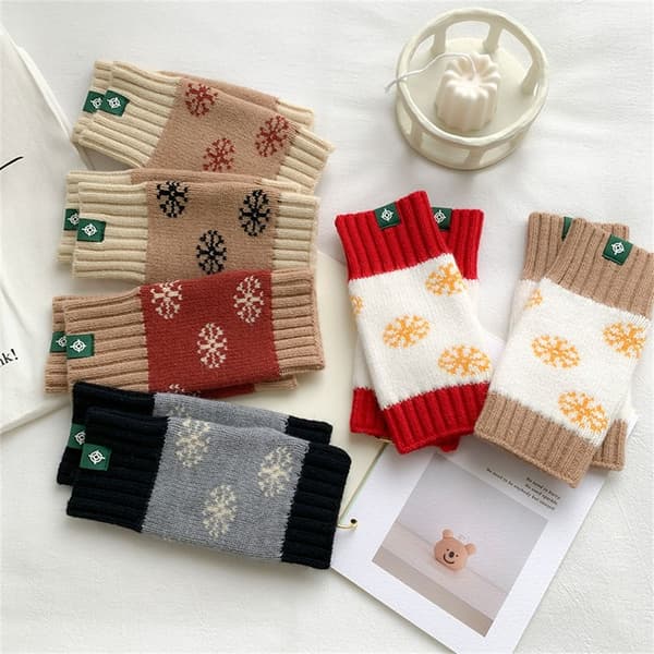 Stickade handskar Halffingerhandskar BEIGE beige