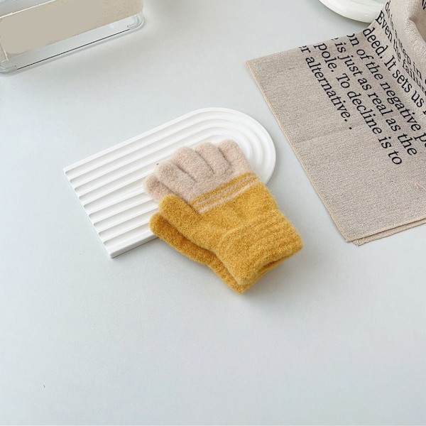 Barnhandskar Stickade thermal GUL yellow