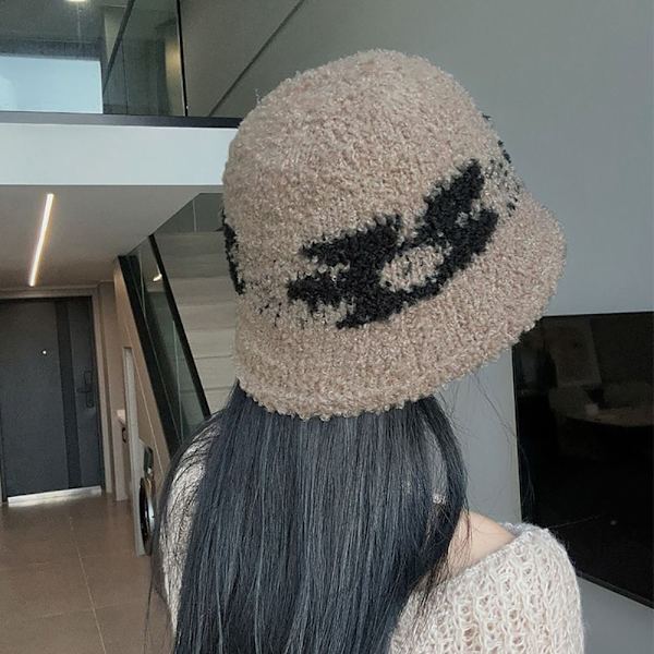 Strikket hue plyshue 2 2 2